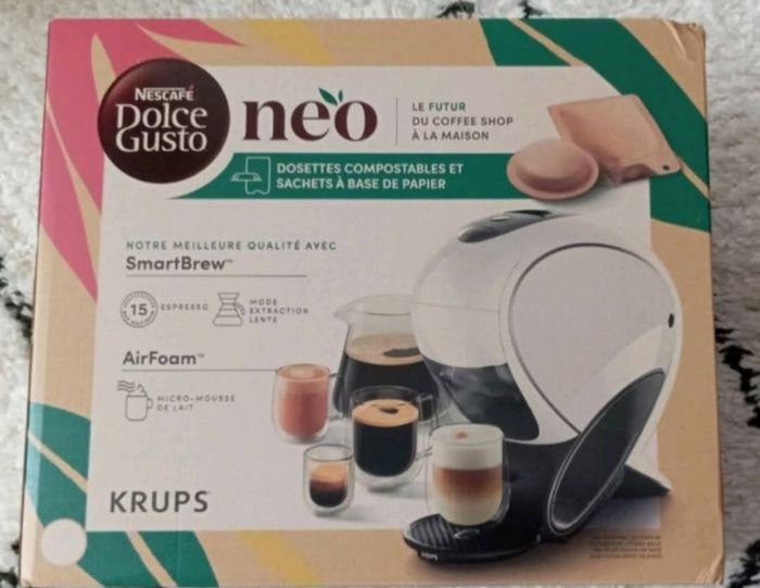 Cafetiere neo et 3 paquets de dosette au choix
