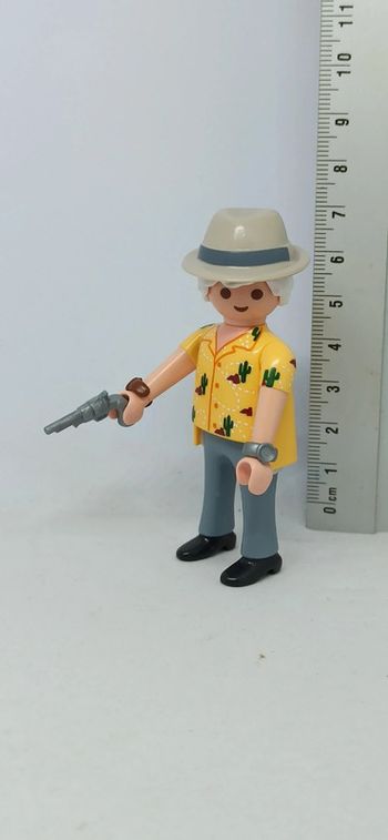 Homme docteur emmett Brown avec arme et chemise playmobil