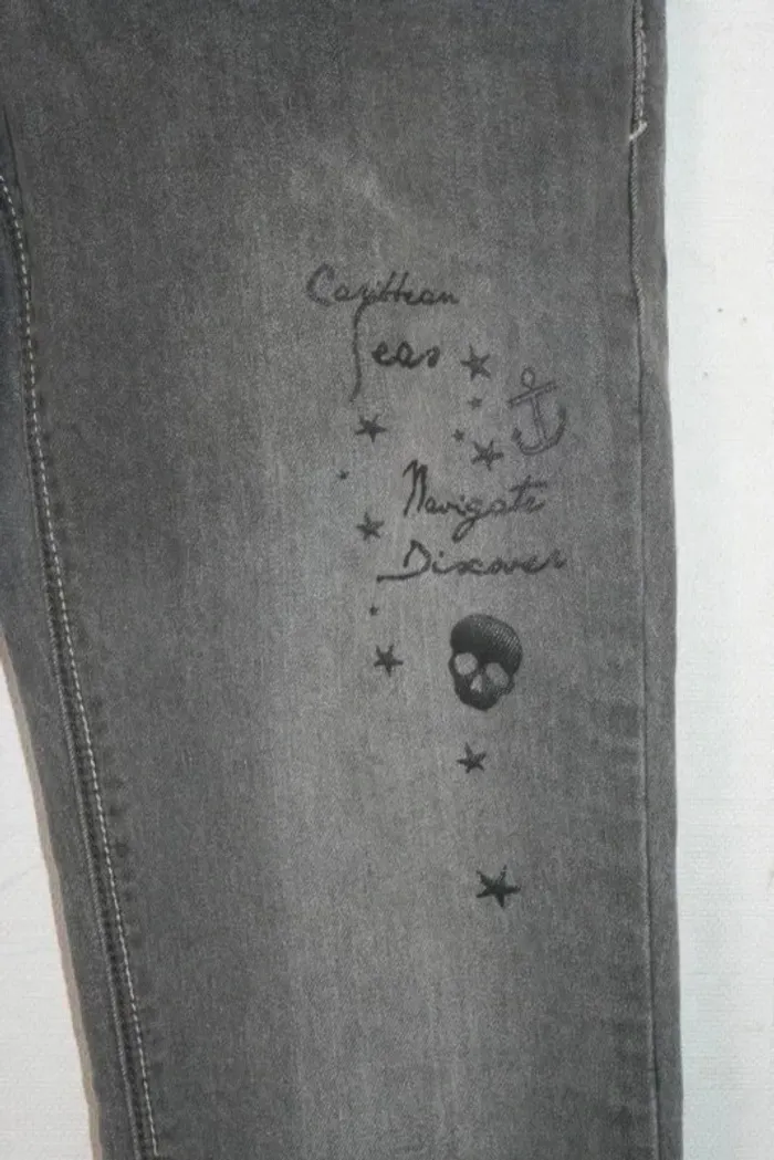 Jeans gris Bilook de chez Kiabi taille 14 ans - photo numéro 2