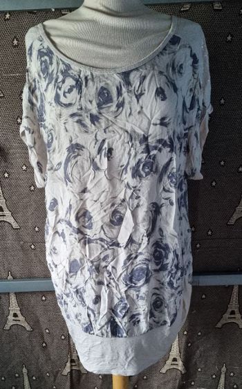 Long t-shirt à motifs fleurs taille 44-46