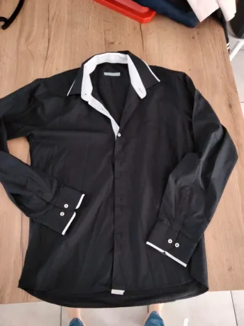 Chemise noire