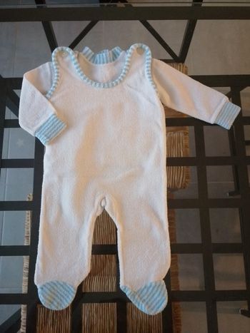 Ensemble blanc et bleu