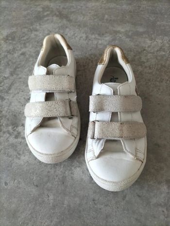 Baskets taille 28