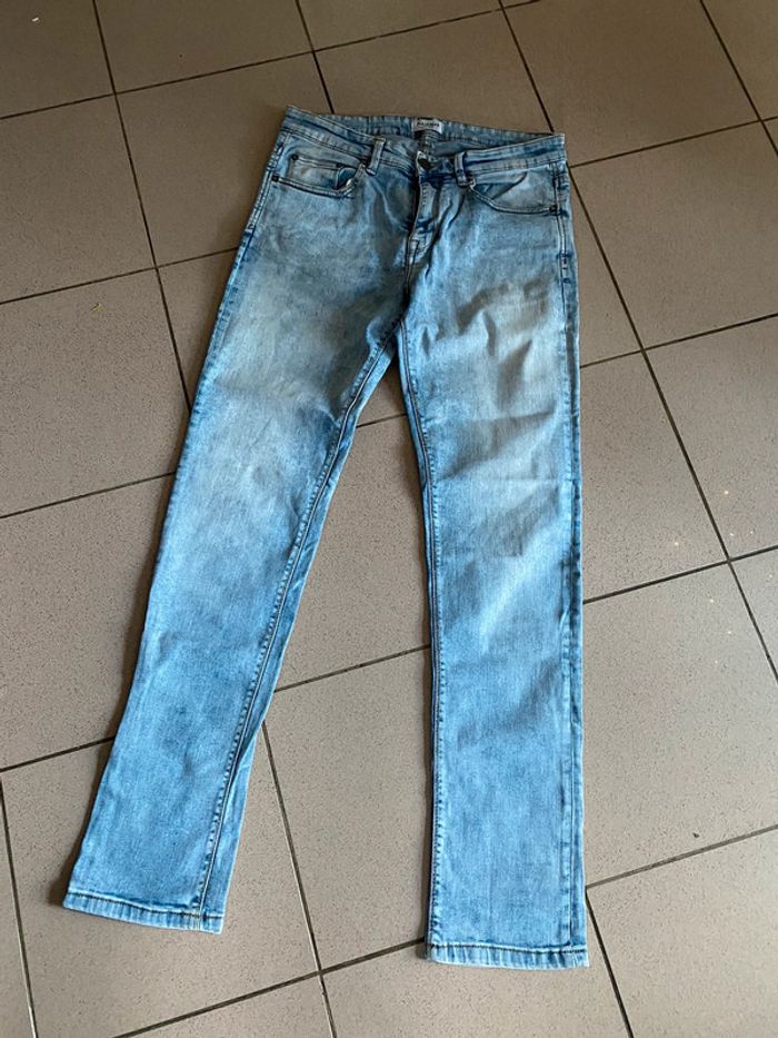 Jean pull & Bear taille 42 - photo numéro 1