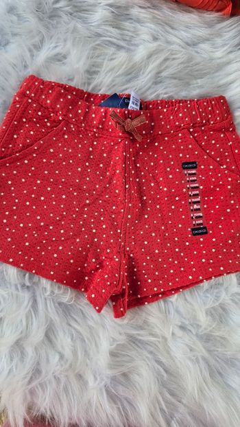 Neuf (non porté) 🏷😍🤩 Short 8 ans fille 😍🤩