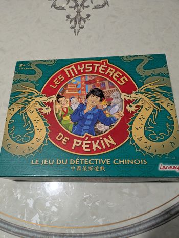 Jeu de société les mystères de Pékin. À partir de 8 ans.