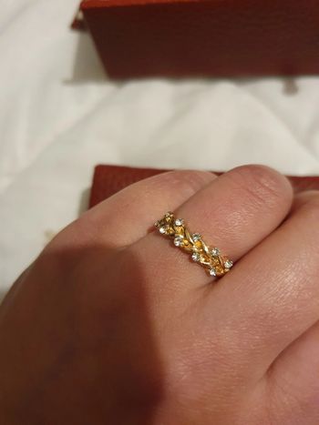 Bague dorée avec strass T.58