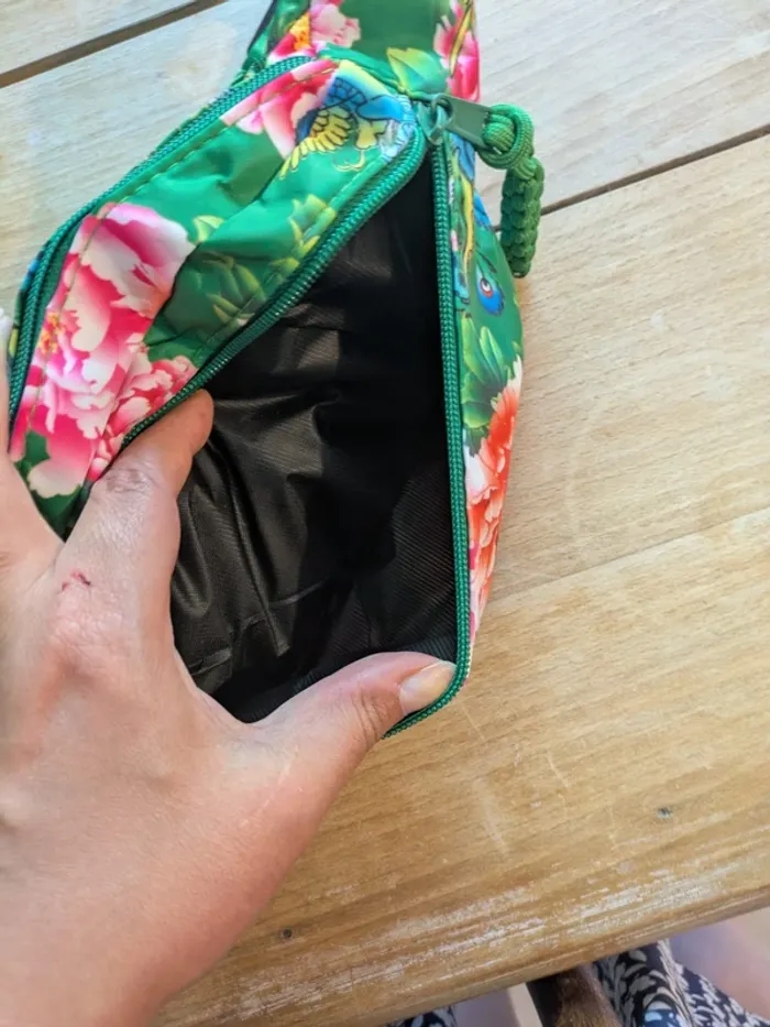 Sac banane fleuri vert – festival, voyage, sport, pratique, tendance - photo numéro 2