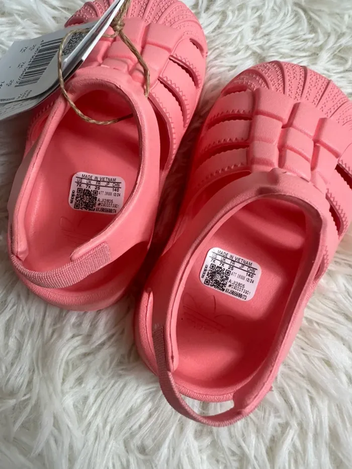 Paire de sandales superstar Adidas taille 25 - photo numéro 4