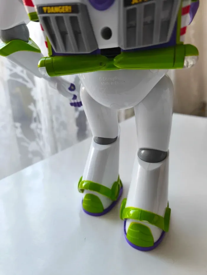 Jouet Figurine parlante Buzz l'éclair articulé Disney Toy Story 32cm - photo numéro 6