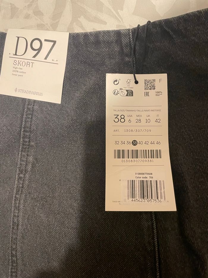Jupe short noire en jean Zara neuve - photo numéro 5