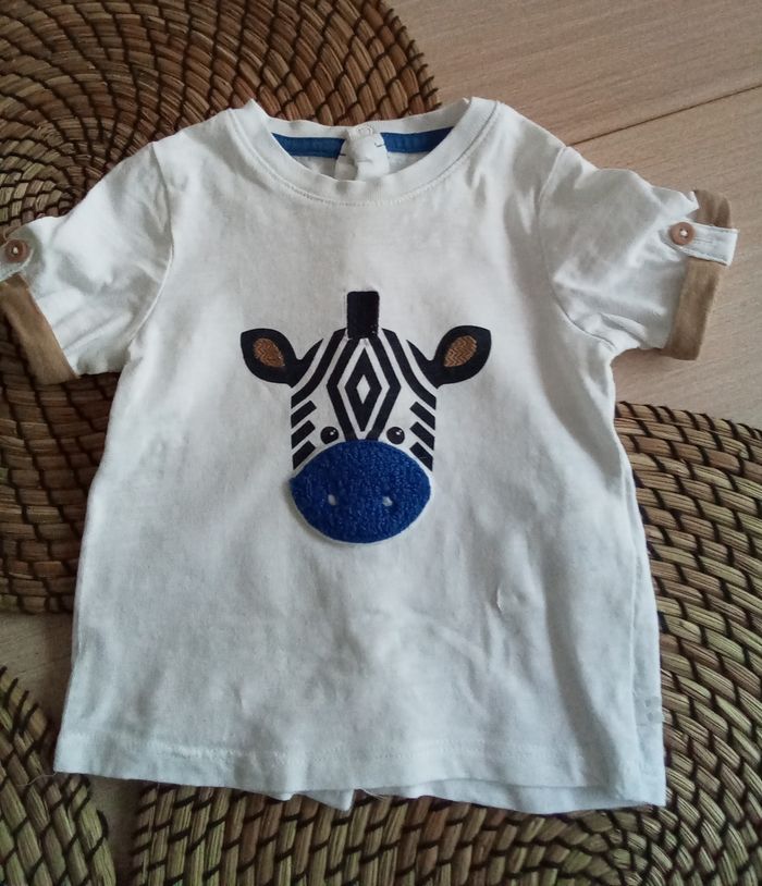 Lot pantalon+ bermuda + tee shirt + chapeau Obaibi taille 3 mois - photo numéro 3