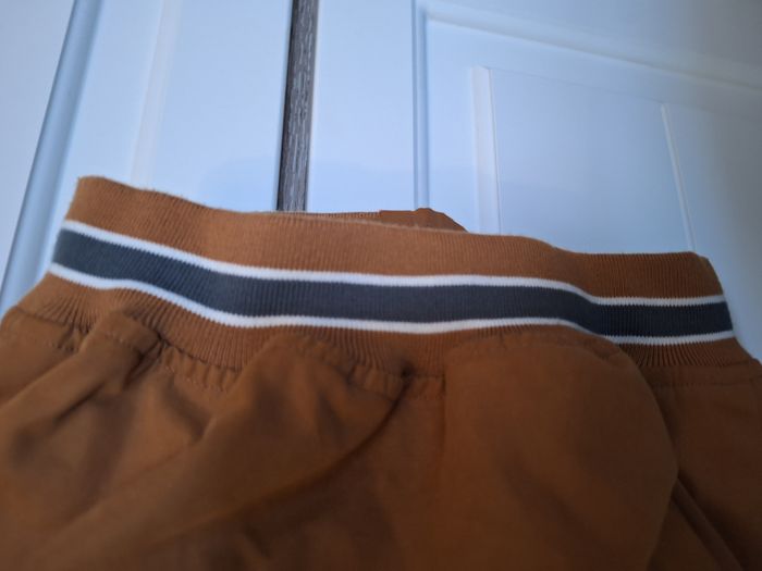 Blouson garçon à capuche . Entre saison - Taille 6 ans - photo numéro 4