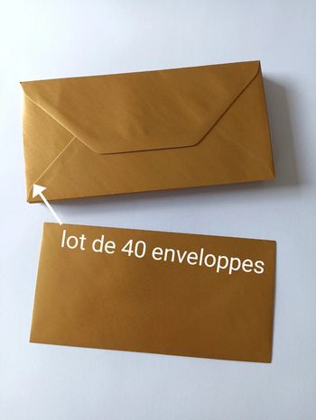 Lot de 40 enveloppes métallisées or
