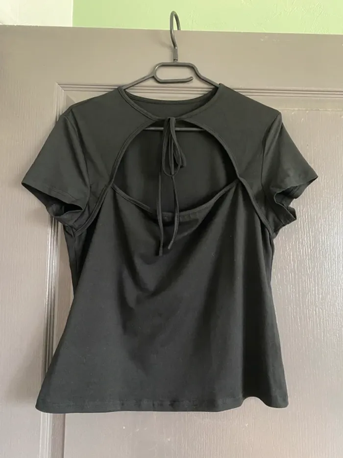 T-shirt col décolleté taille XL