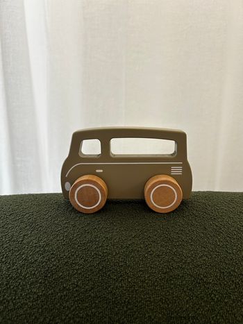 Van Olive, Little Dutch