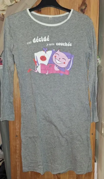 Chemise de nuit taille 34/36 en très bon état