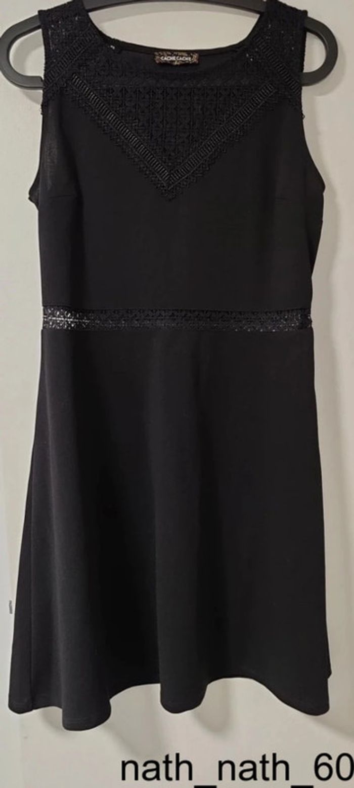 Magnifique petite robe noire à dentelle
