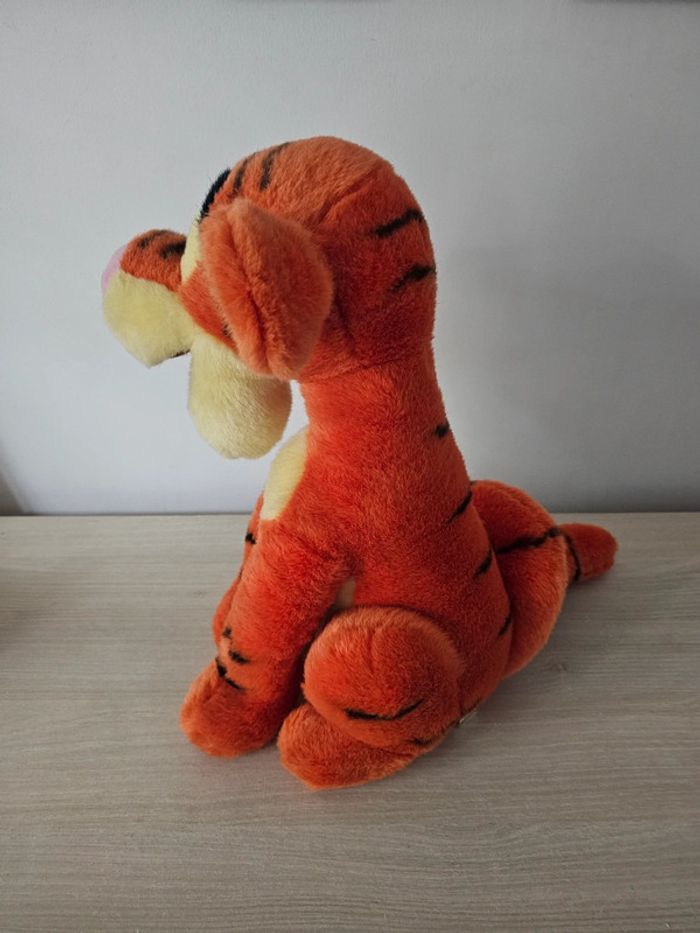 Grande peluche Tigrou - Winnie L'Ourson - Disneyland Paris - photo numéro 2