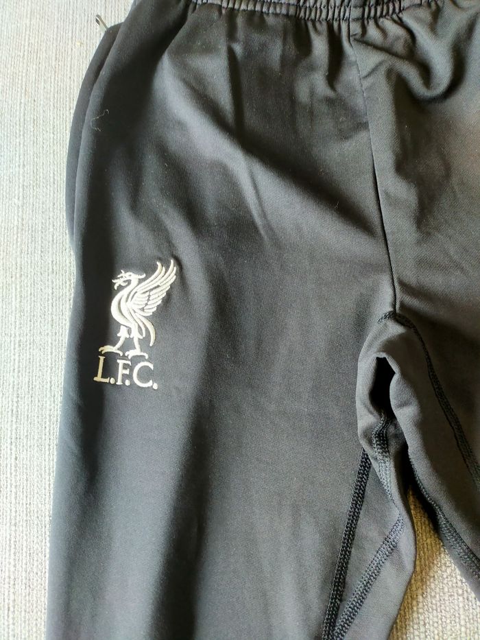 Bas de survêtement Nike Liverpool taille 9 ans - photo numéro 2