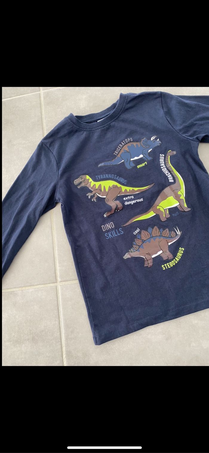 Tee shirt manches longues dinosaure Neuf 7 ans - photo numéro 7