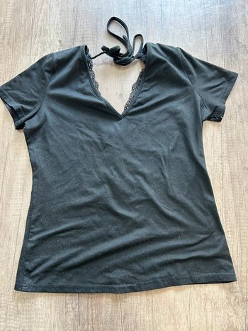 T-shirt manches courtes avec noeud et dentelle