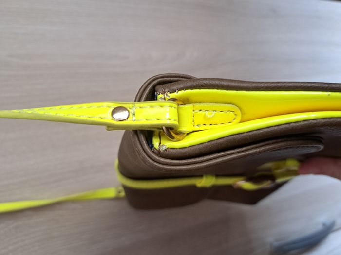 Petit sac marron et jaune fluo Camaieu - photo numéro 6