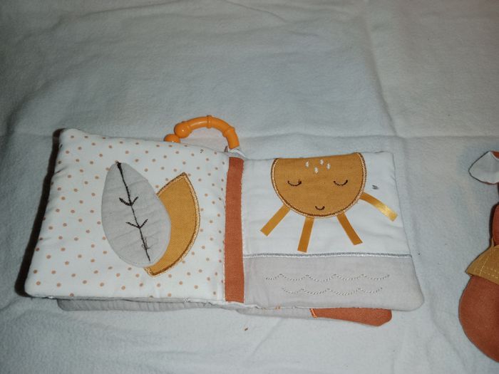 Lot jouets d'éveil en tissu - photo numéro 2