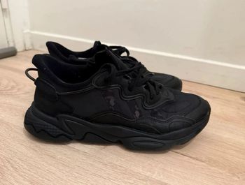 Adidas Ozweego Basket basse - Taille 43 1/3 - Noir Effet Militaire - Très bon État