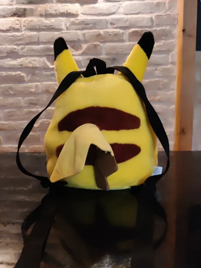 Sac à dos peluche Pokemon Pikachu - photo numéro 4