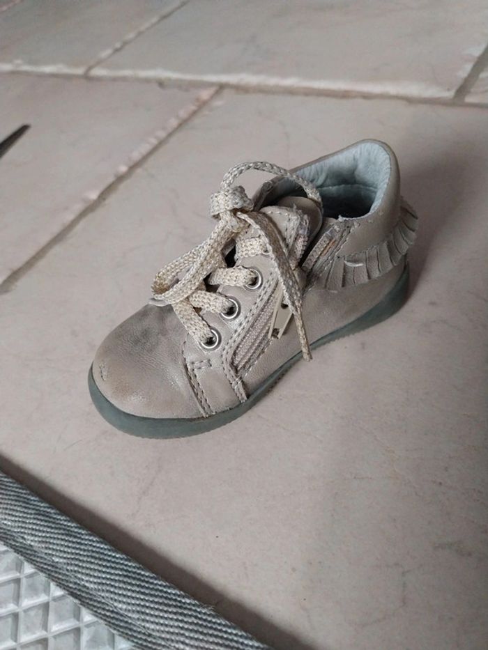 Chaussures fille taille 19 - photo numéro 2