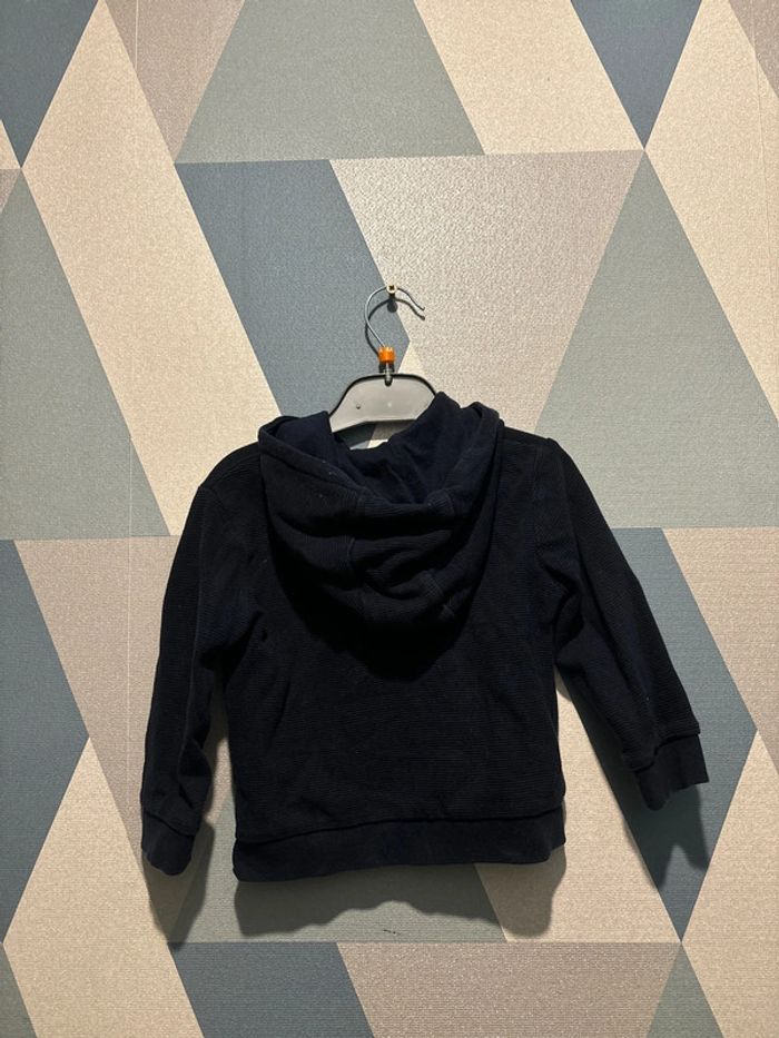 Gilet Kiabi taille 24 mois bleu marine - photo numéro 2