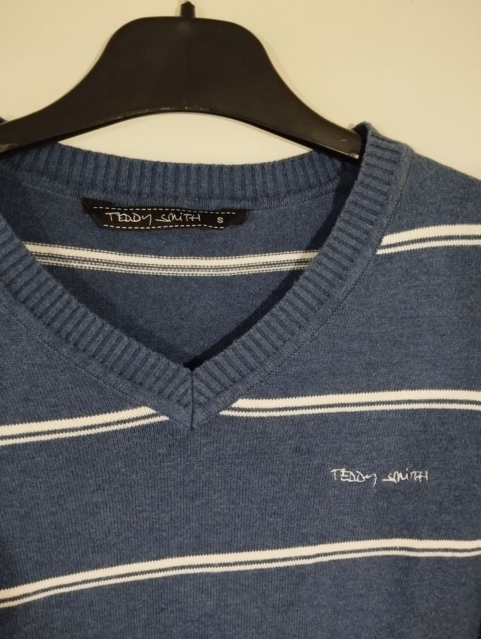 Pull col V homme marque Teddy Smith taille L - photo numéro 2