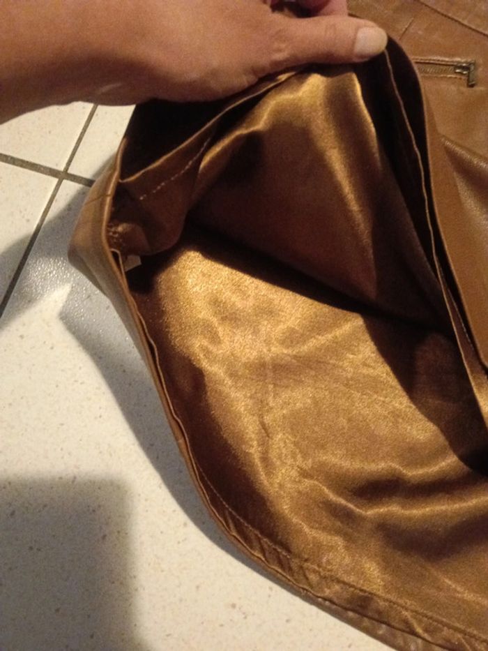 Mini-jupe en cuir taille 40 - photo numéro 10