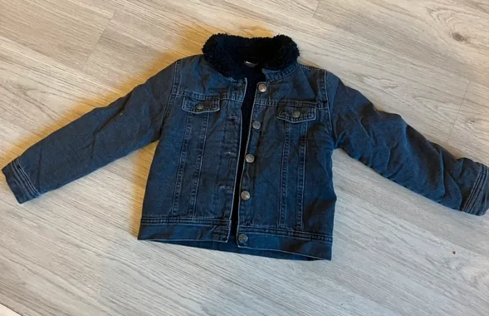 Veste jean et fourrure - photo numéro 2