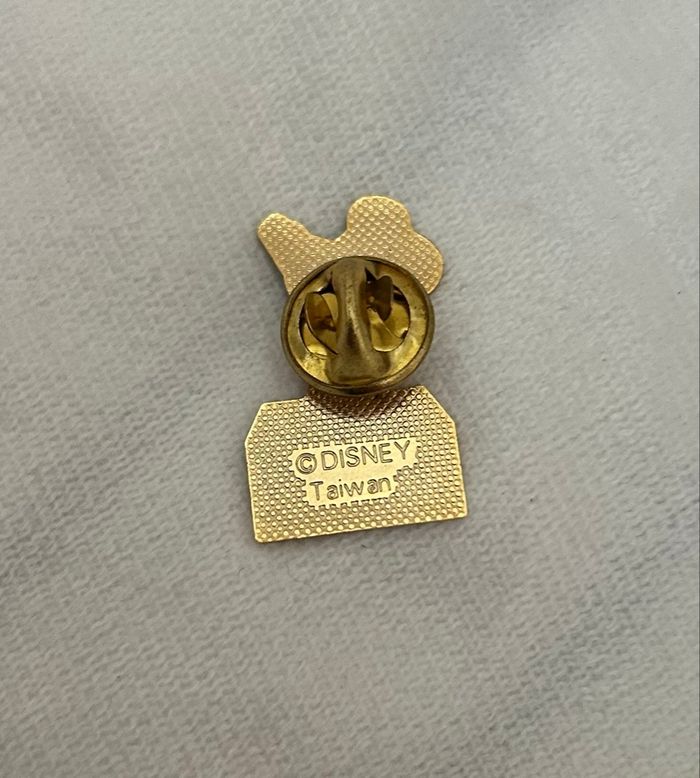 Pin’s Disney Home Video Mickey - photo numéro 2