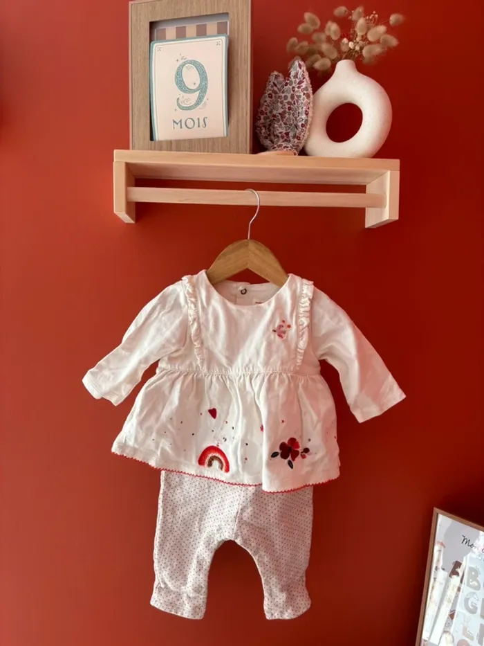 Ensemble catimini bébé fille taille 9 mois
