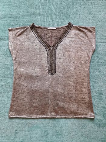 Magnifique tee-shirt taille 4