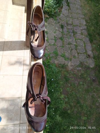 Chaussures rétro marron T.39