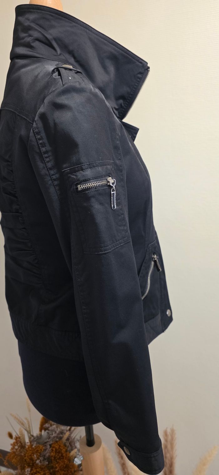Blouson court aspect satiné - photo numéro 5