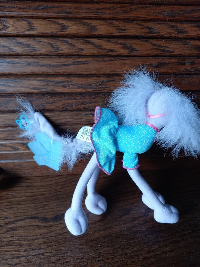 Chien de barbie avec son peigne - photo numéro 2
