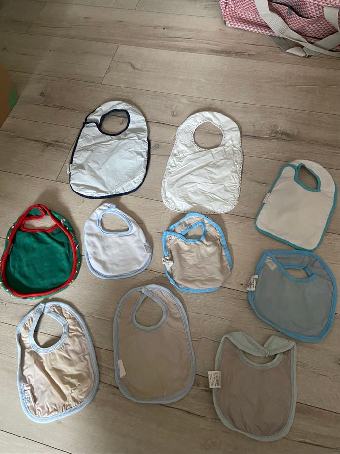 Lot de 10 bavoirs - photo numéro 5