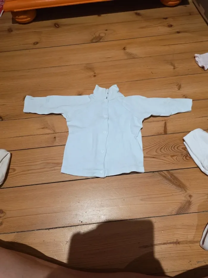 Lot de 8 vêtements diverse en 3 mois. - photo numéro 5