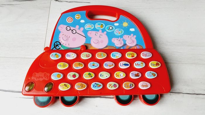 Jeu jouet Vtech voiture rouge avec poignée  Peppa pig apprend l'alphabet