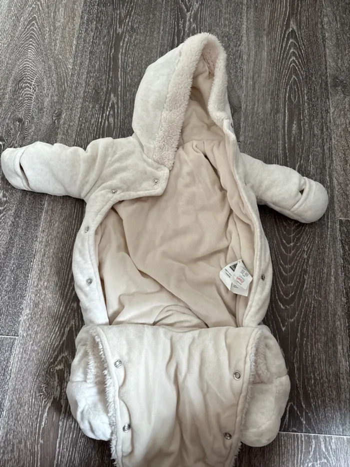 Combi bébé Disney neuve - photo numéro 2