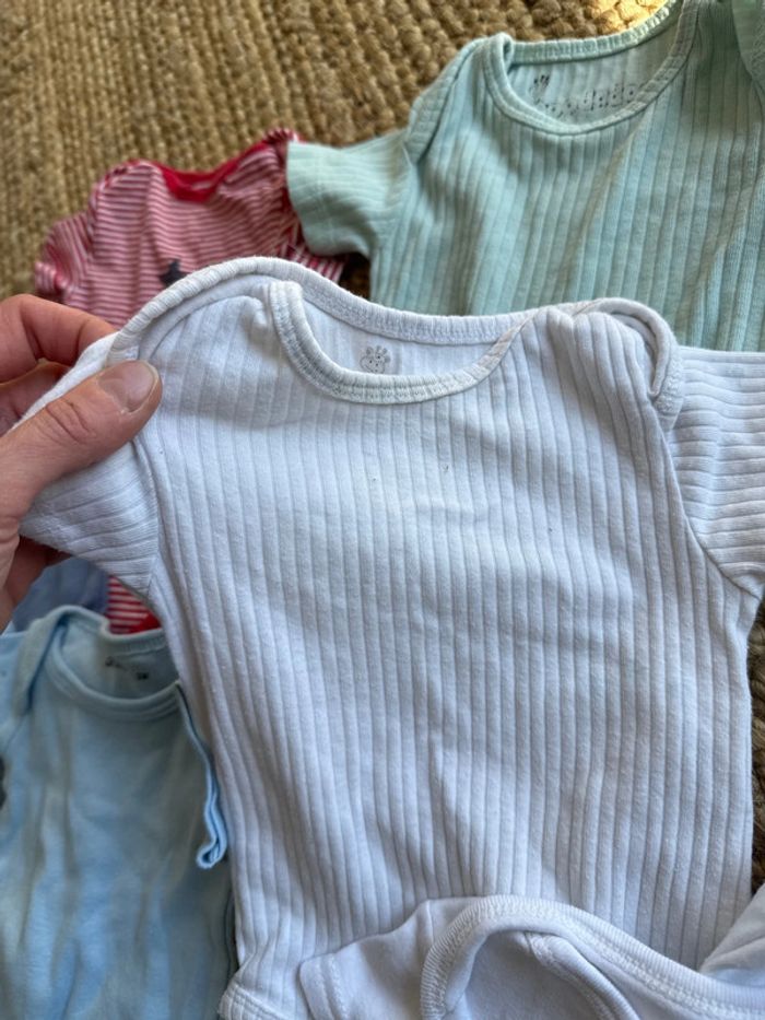 Lot de bodies bébé 3 mois - photo numéro 5