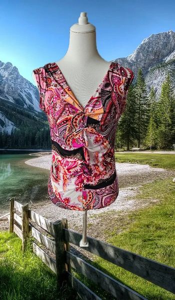 Blouse satinée a motifs cachemire, sans marque, taille 40