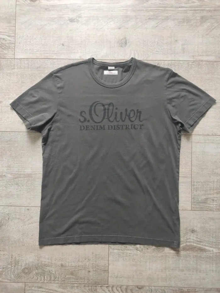 Tee-shirt manches courtes kaki gris motif noir taille XL S. Oliver