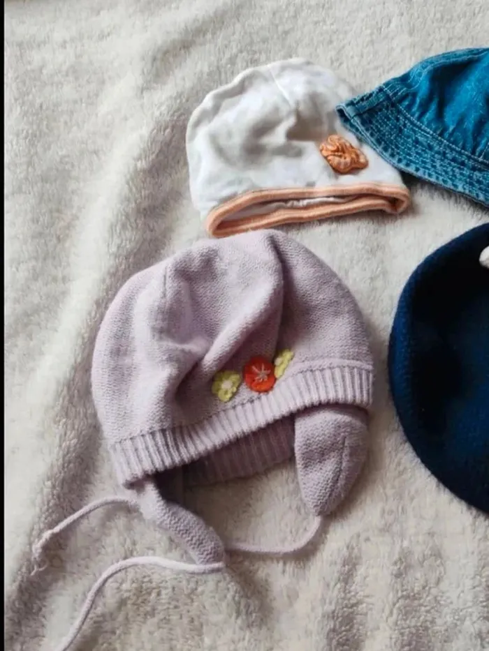 Lot 6 chapeaux de 6 mois a 24 mois - photo numéro 2