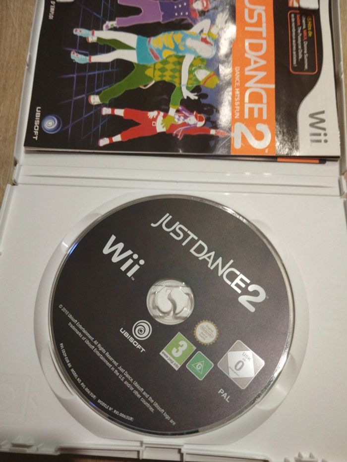 Just dance 2 jacquette holographique - photo numéro 3
